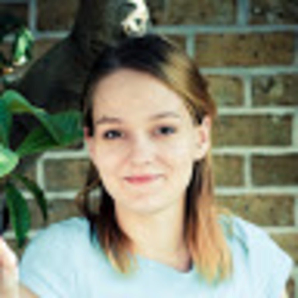 Meet your Posher, Crystal